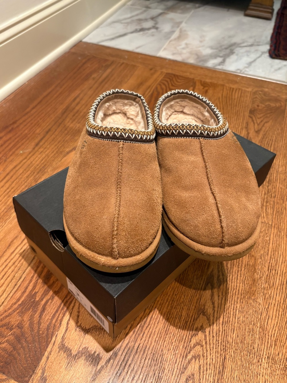 men UGG, Tasman chestnut size 8